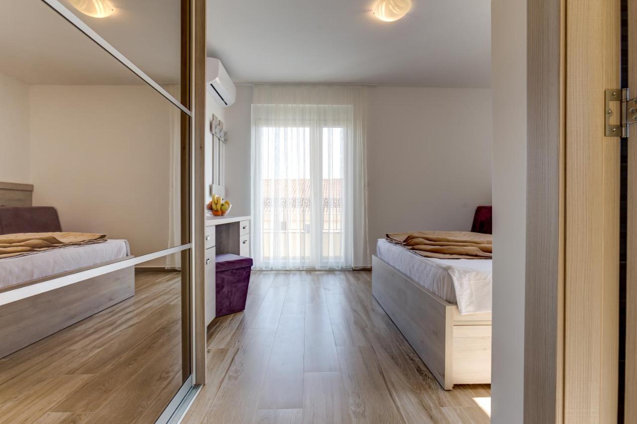 Adriatik Lux Apartments Будва Екстер'єр фото