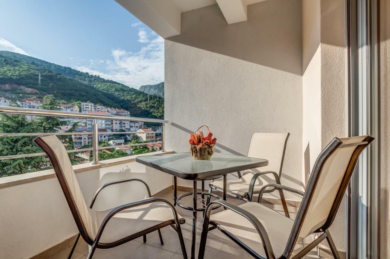 Adriatik Lux Apartments Будва Екстер'єр фото