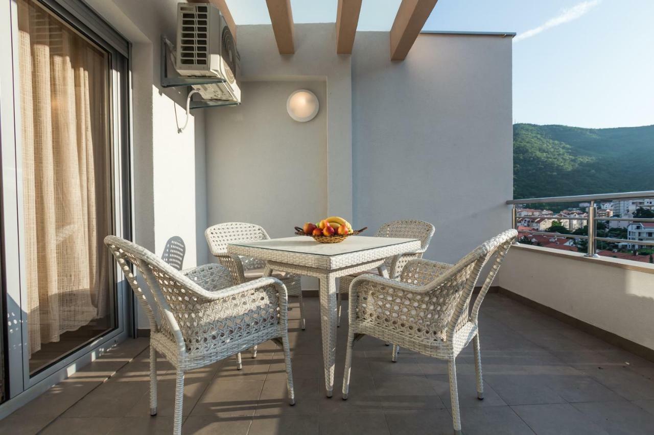 Adriatik Lux Apartments Будва Екстер'єр фото