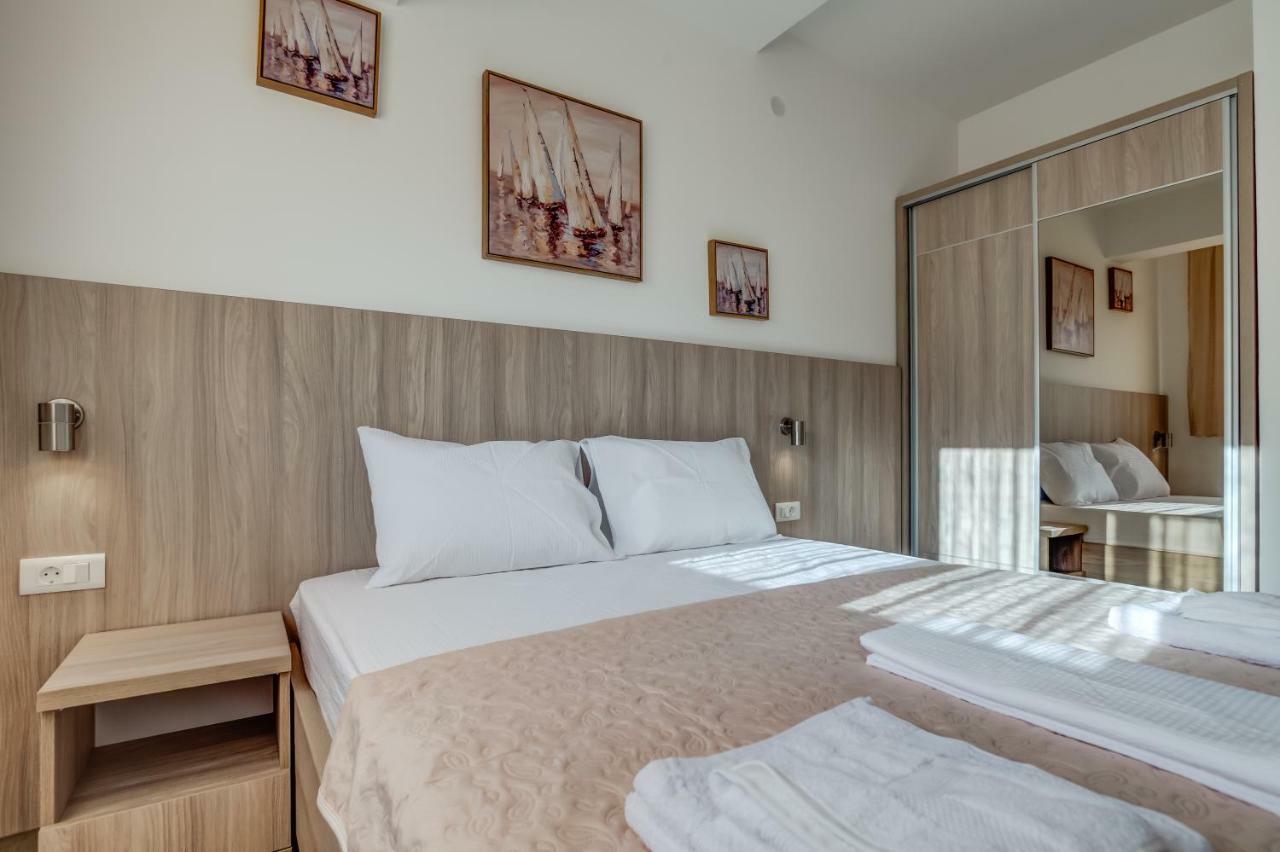 Adriatik Lux Apartments Будва Екстер'єр фото