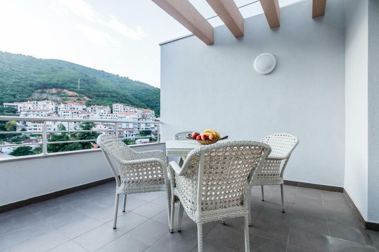 Adriatik Lux Apartments Будва Екстер'єр фото