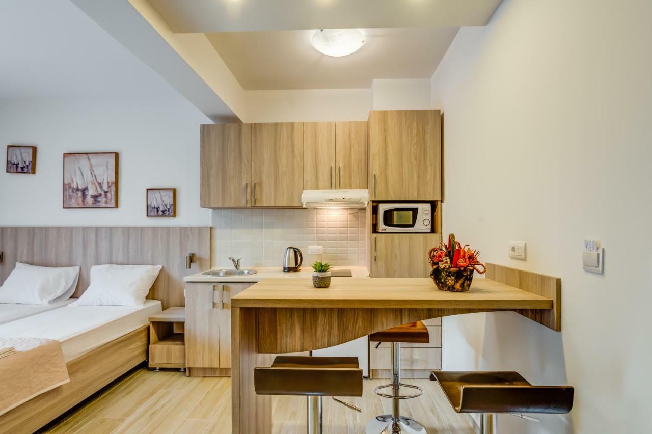Adriatik Lux Apartments Будва Екстер'єр фото